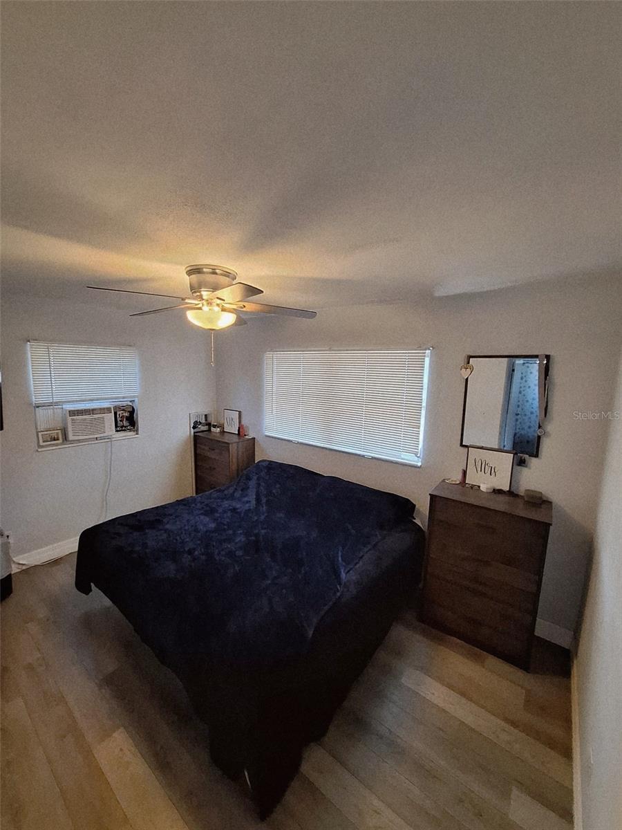 Listing photo id 8 for 4727 6th Avenue S