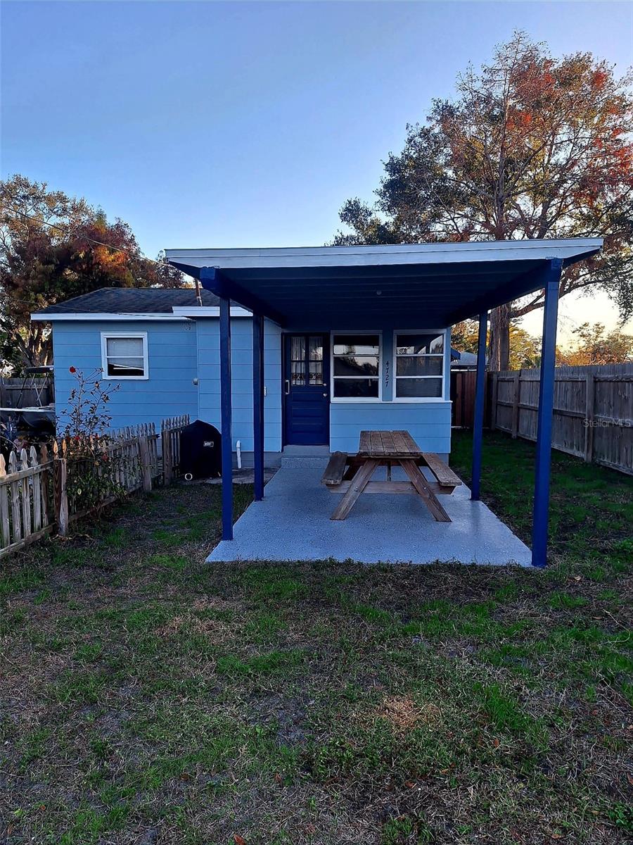 Listing photo id 1 for 4727 6th Avenue S