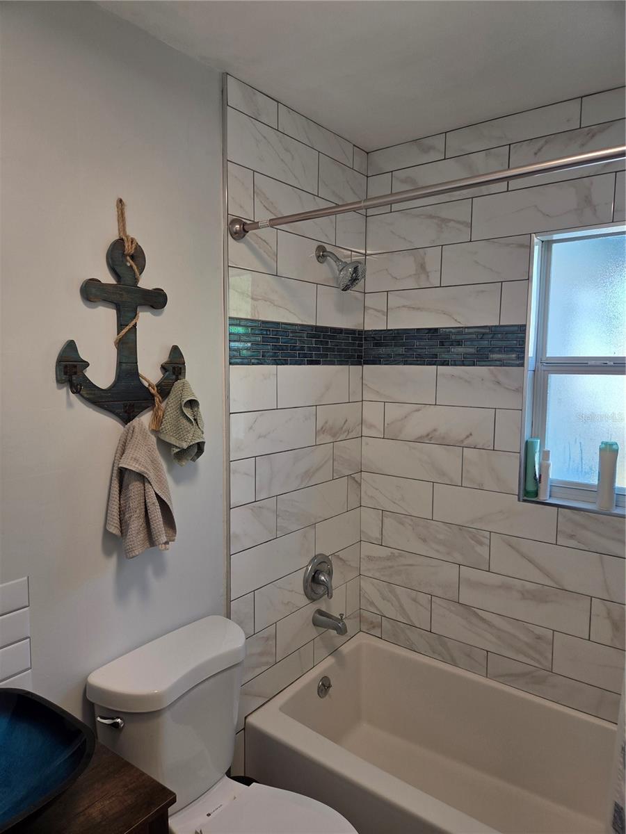 Listing photo id 5 for 4727 6th Avenue S