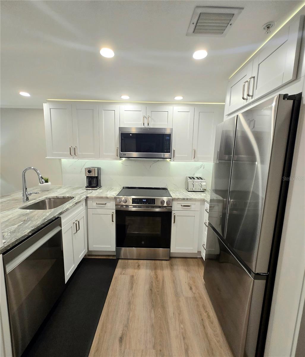 Image 5 of 15 For 36750 Us Highway 19  21-218