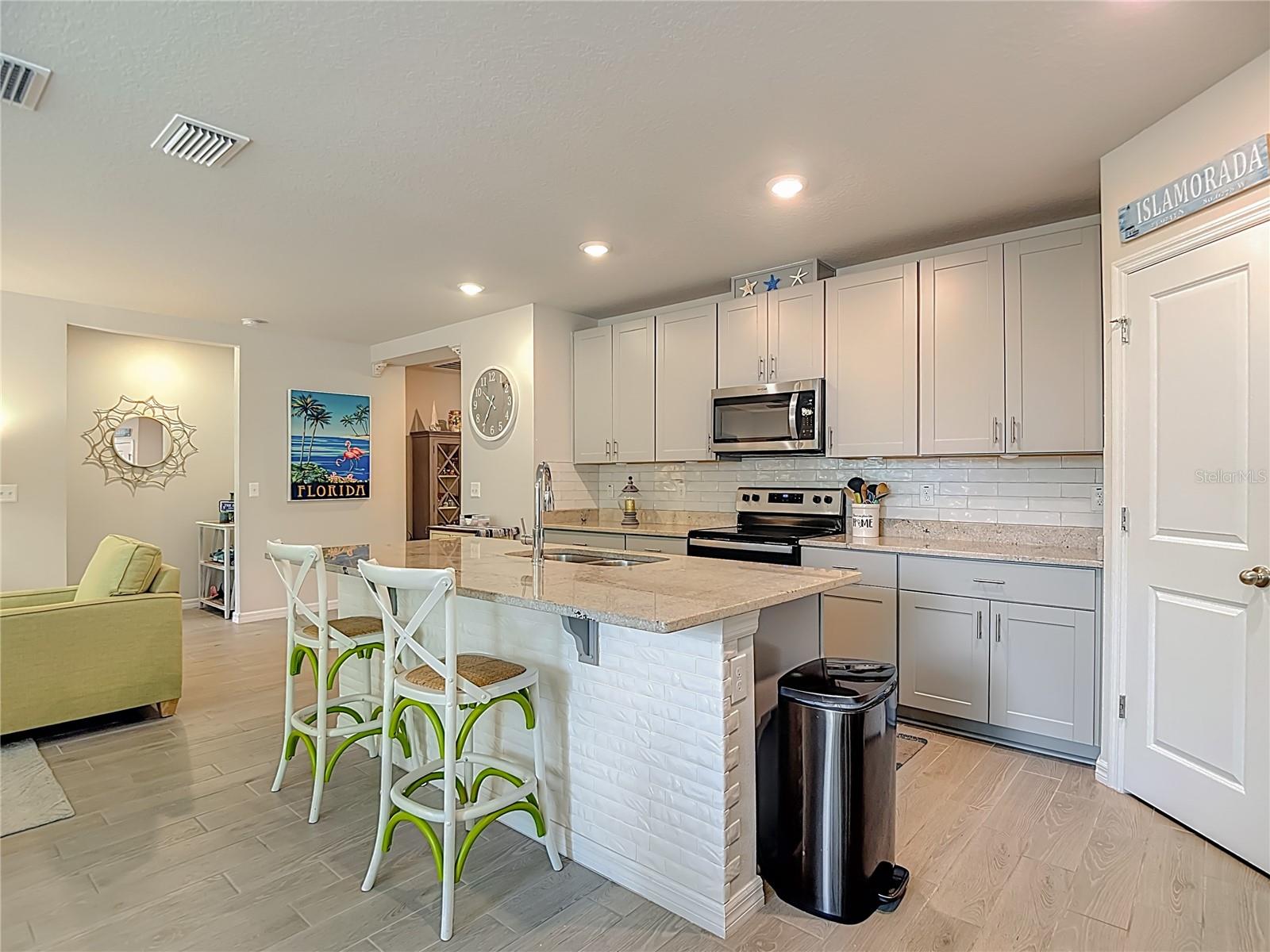 Image 18 of 62 For 13450 Lawrence Street