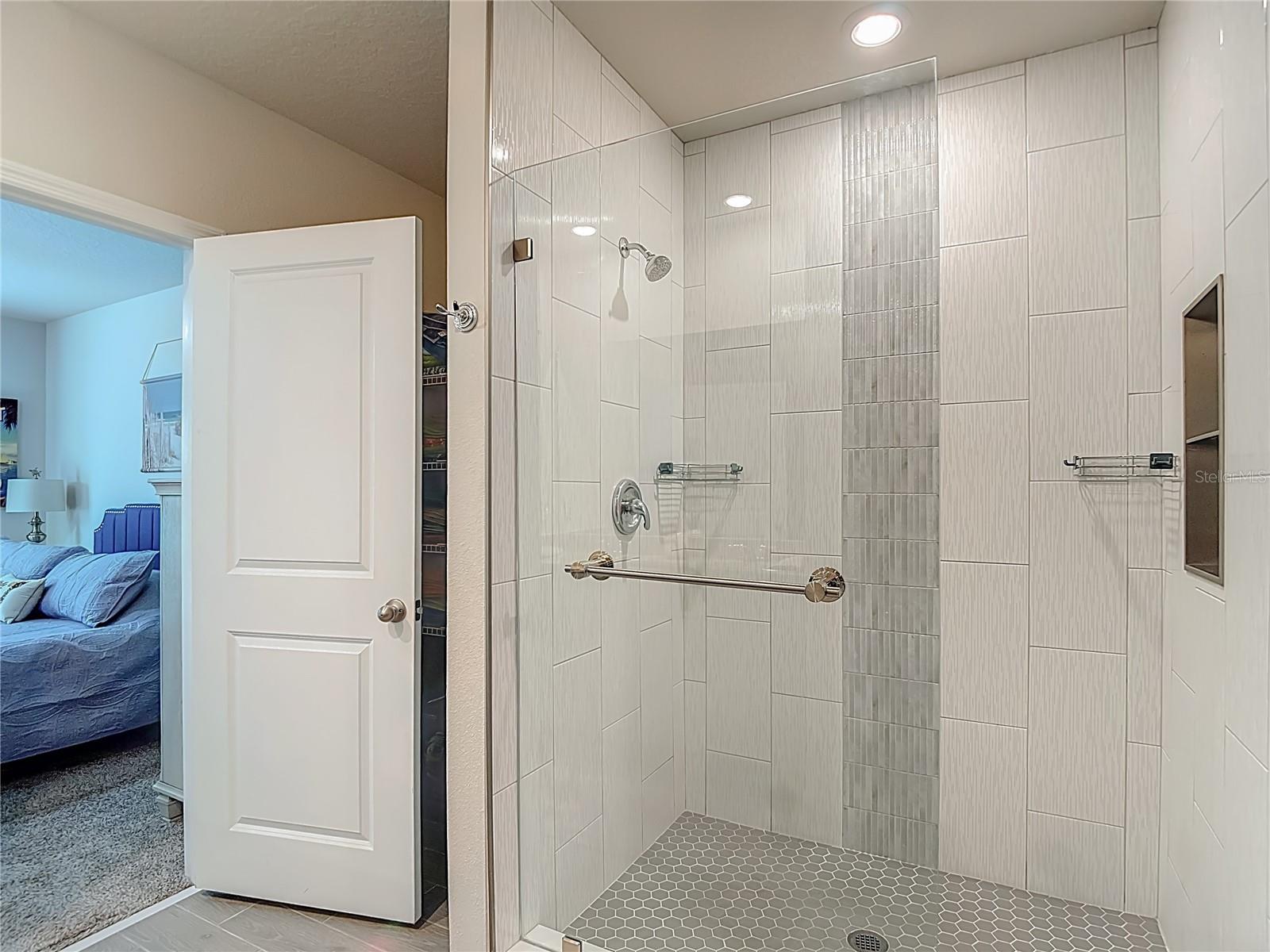 Image 32 of 62 For 13450 Lawrence Street