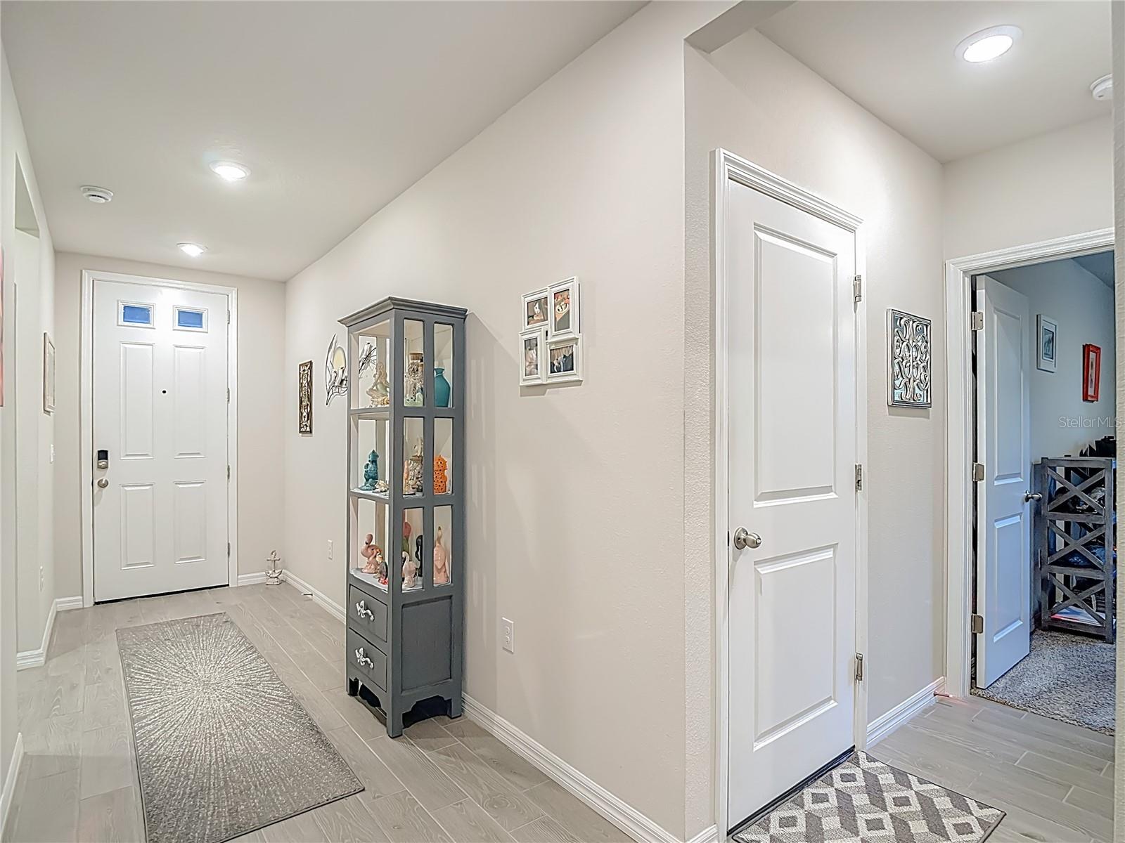 Image 9 of 62 For 13450 Lawrence Street