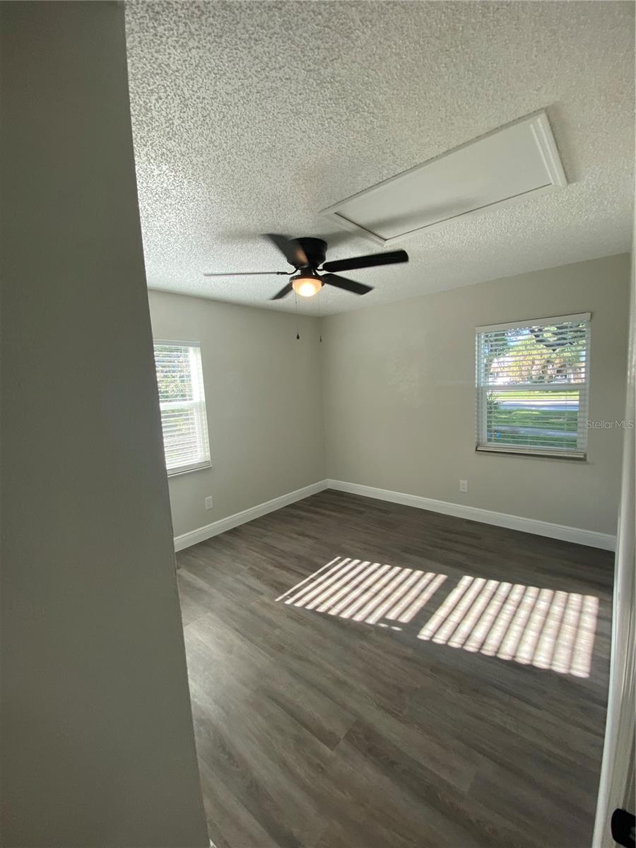 Image 14 of 19 For 206 Saint Petersburg Drive E