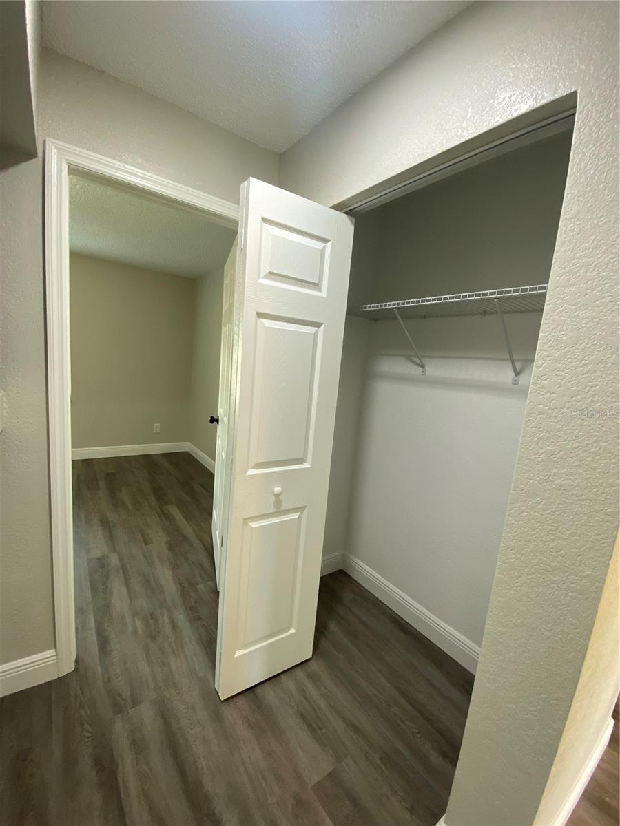 Image 18 of 19 For 206 Saint Petersburg Drive E