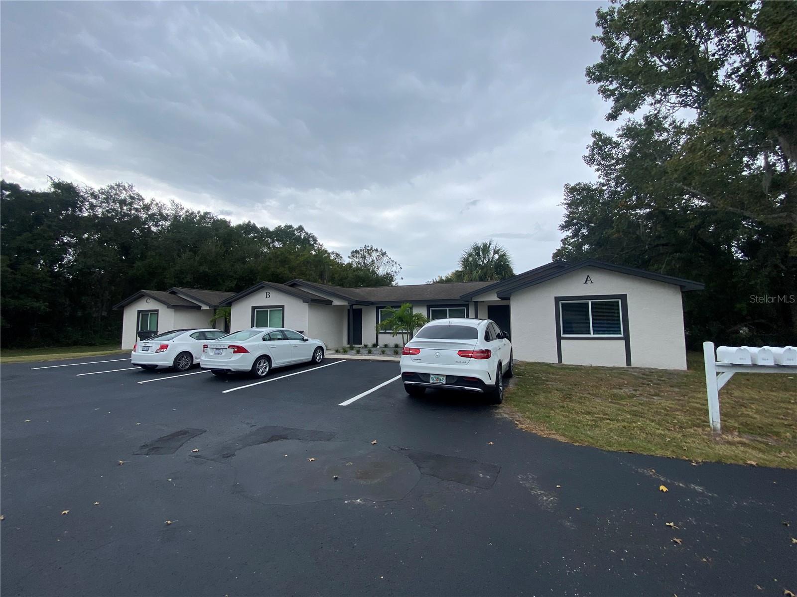 Image 2 of 19 For 206 Saint Petersburg Drive E