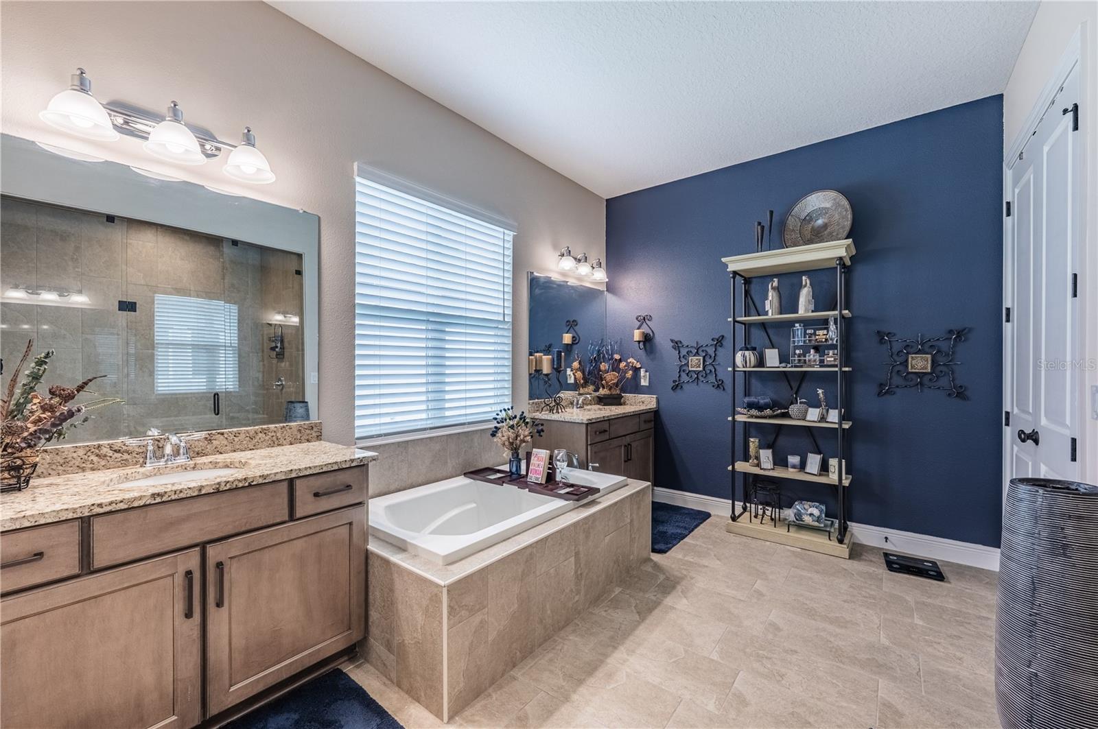 Image 32 of 62 For 4206 Tour Trace