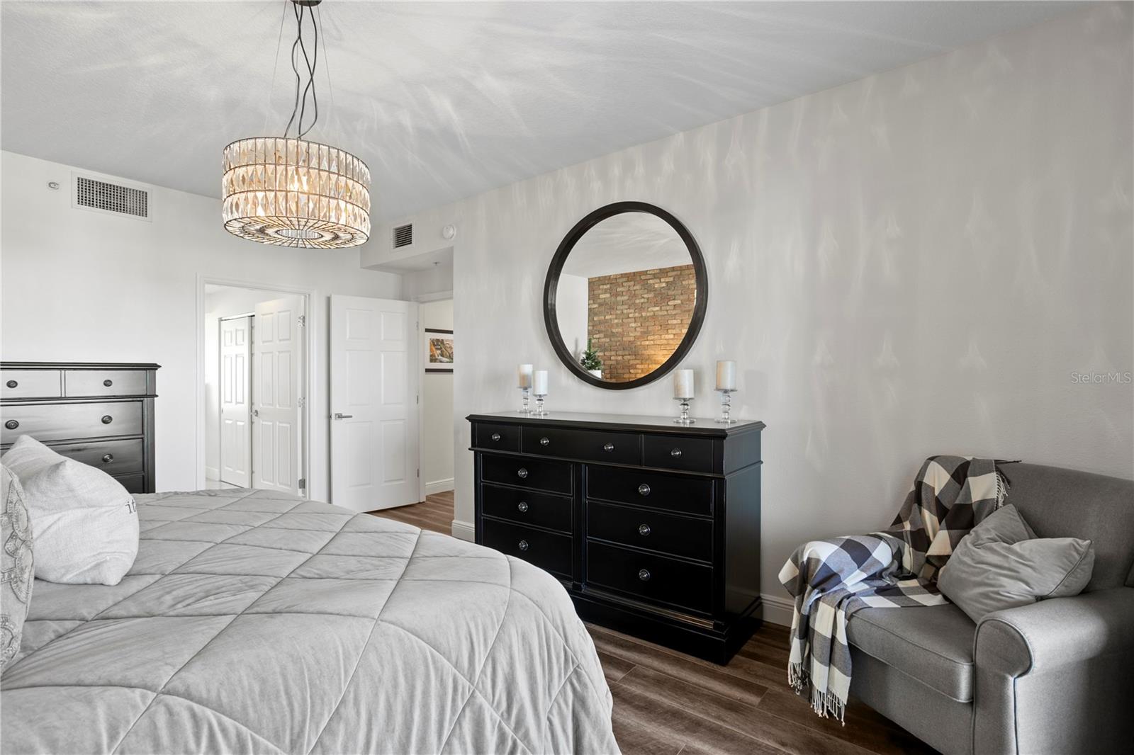 Image 39 of 56 For 371 Channelside Walk Way 703