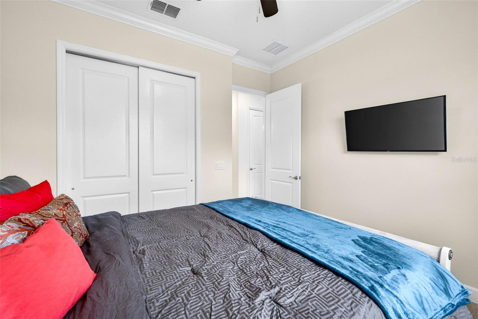 Image 23 of 70 For 4888 Sevilla Shores Drive