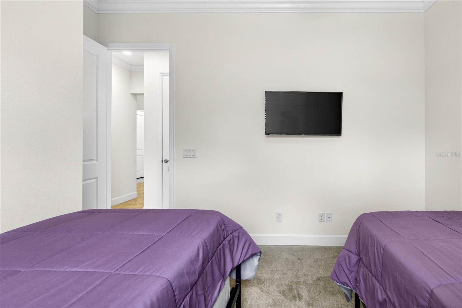 Image 25 of 70 For 4888 Sevilla Shores Drive