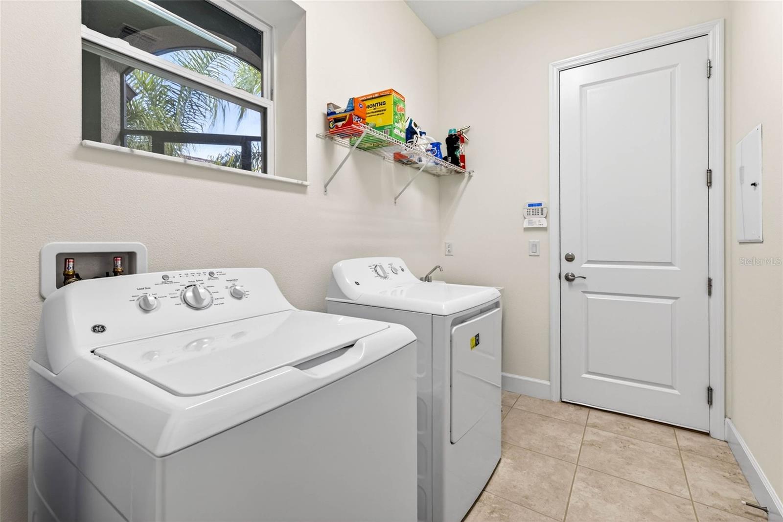 Image 39 of 70 For 4888 Sevilla Shores Drive