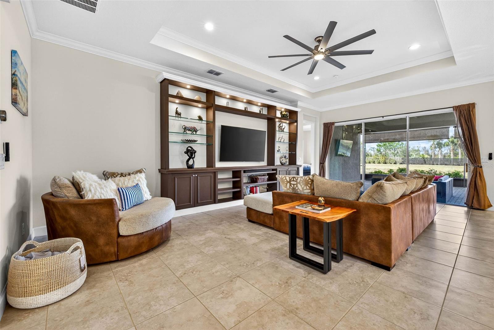 Image 7 of 70 For 4888 Sevilla Shores Drive