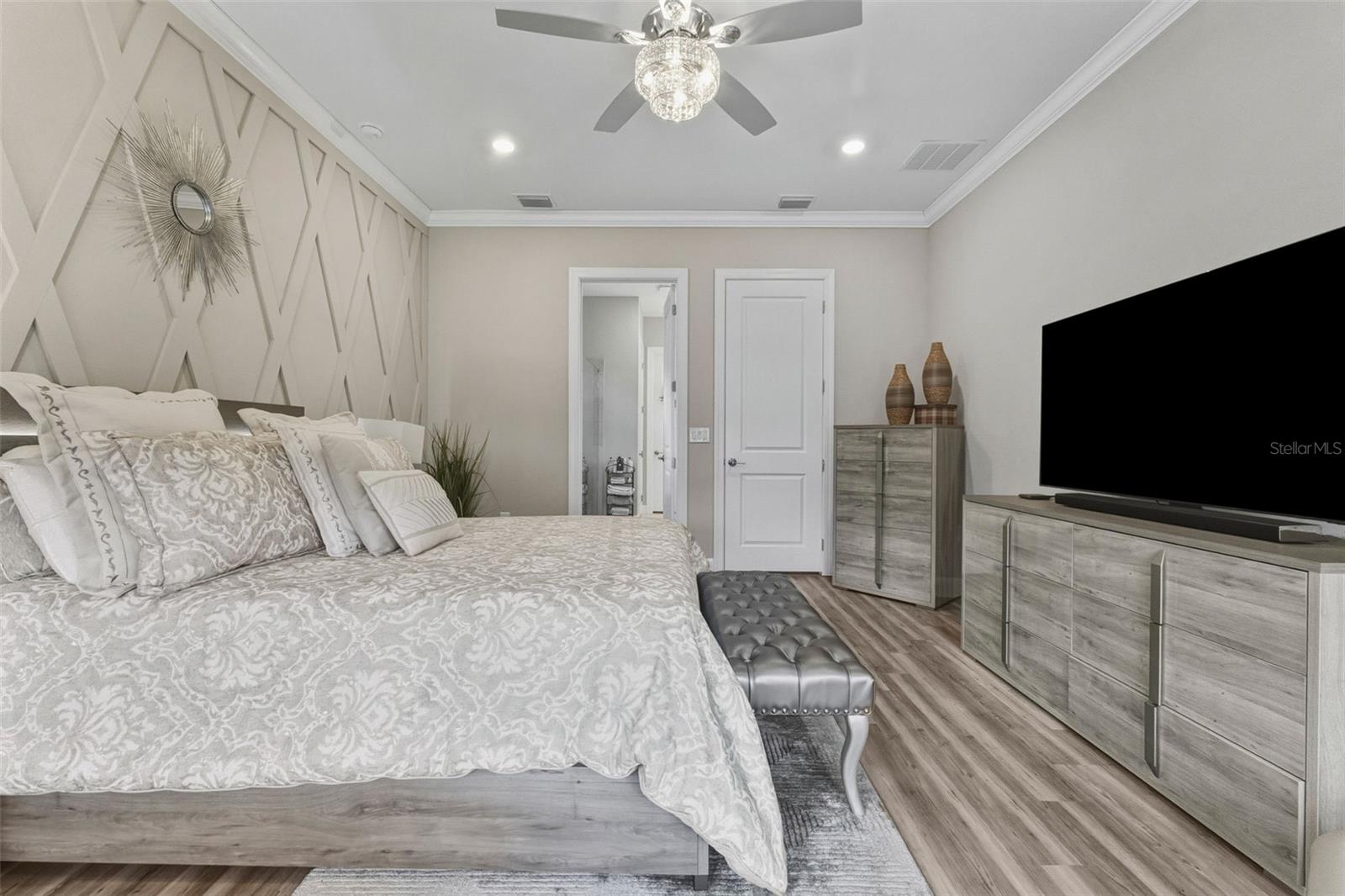 Image 21 of 43 For 4951 Freccia Loop