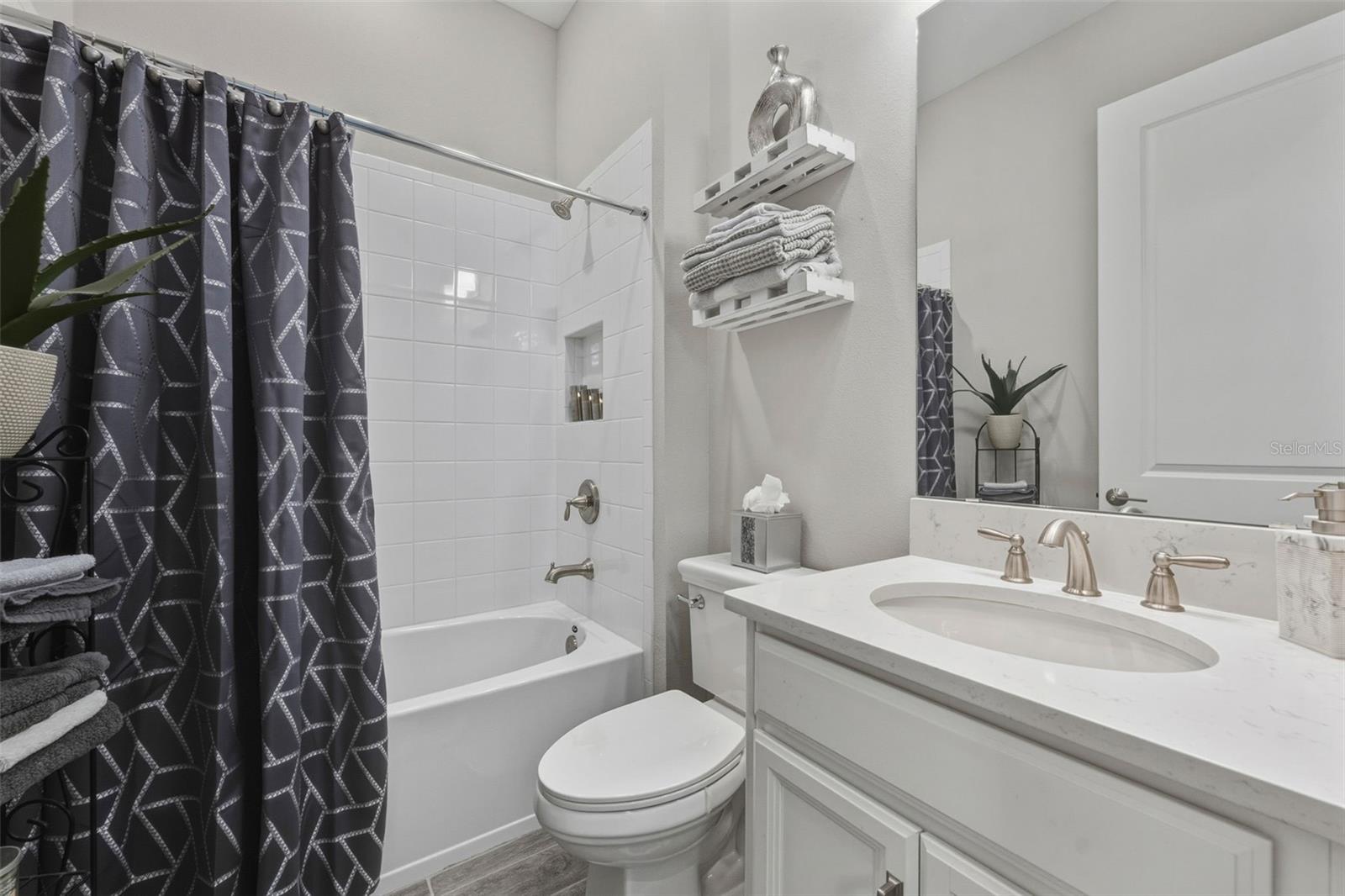 Image 27 of 43 For 4951 Freccia Loop