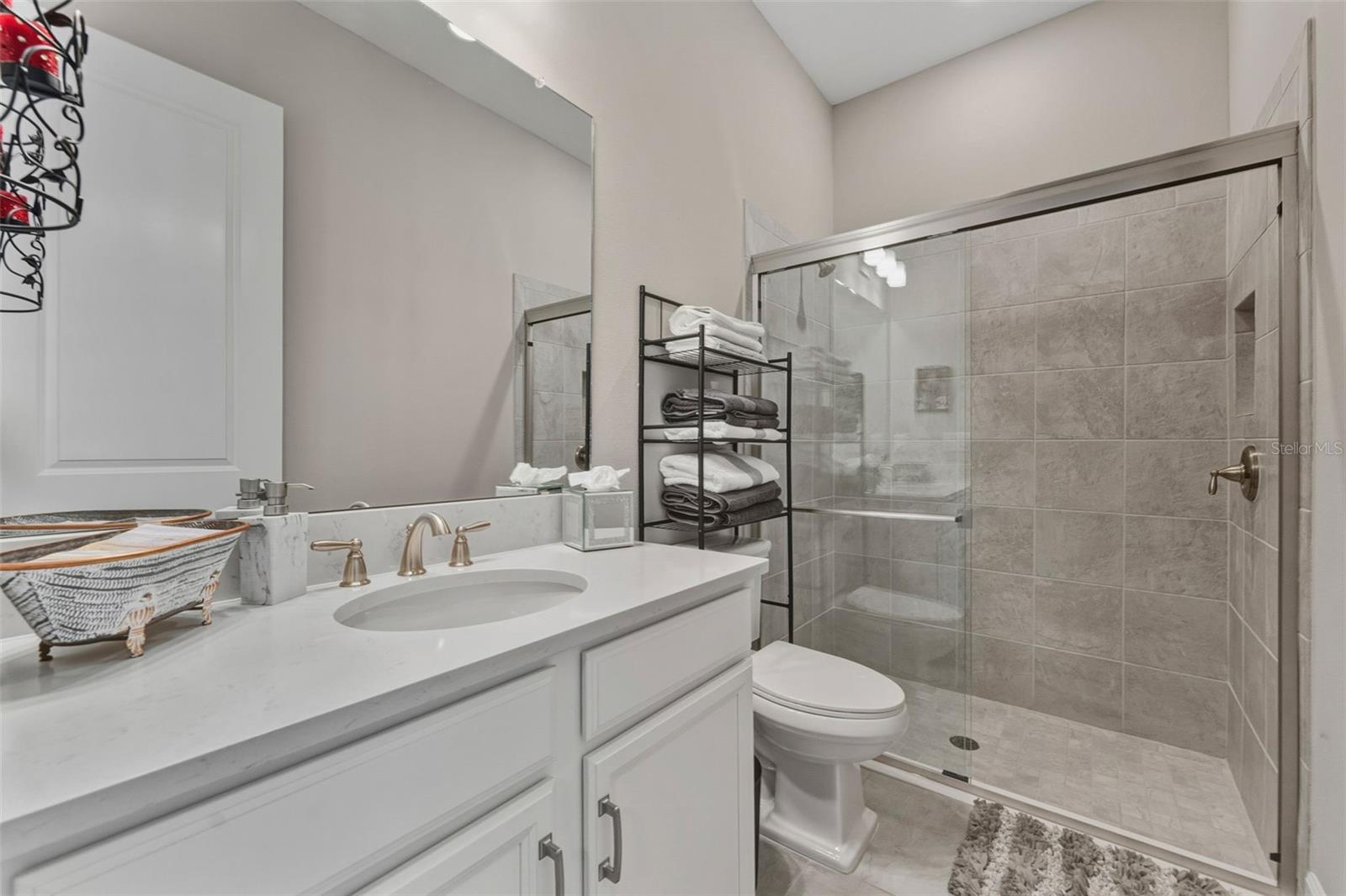 Image 31 of 43 For 4951 Freccia Loop