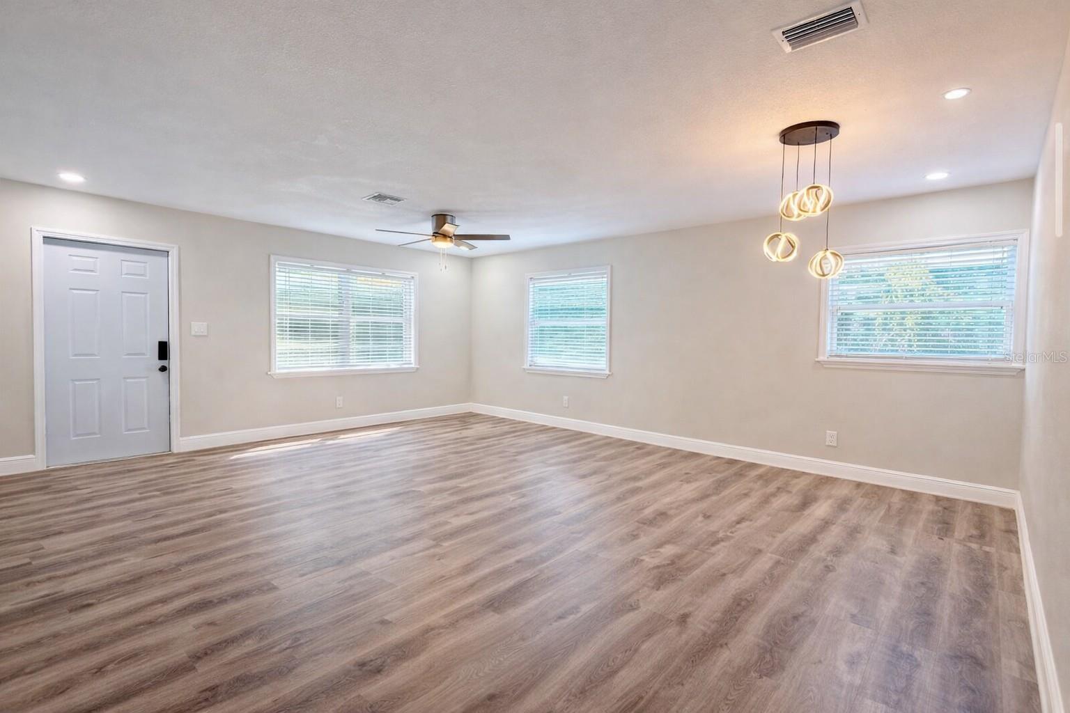 Image 5 of 24 For 1735 Michigan Avenue Ne