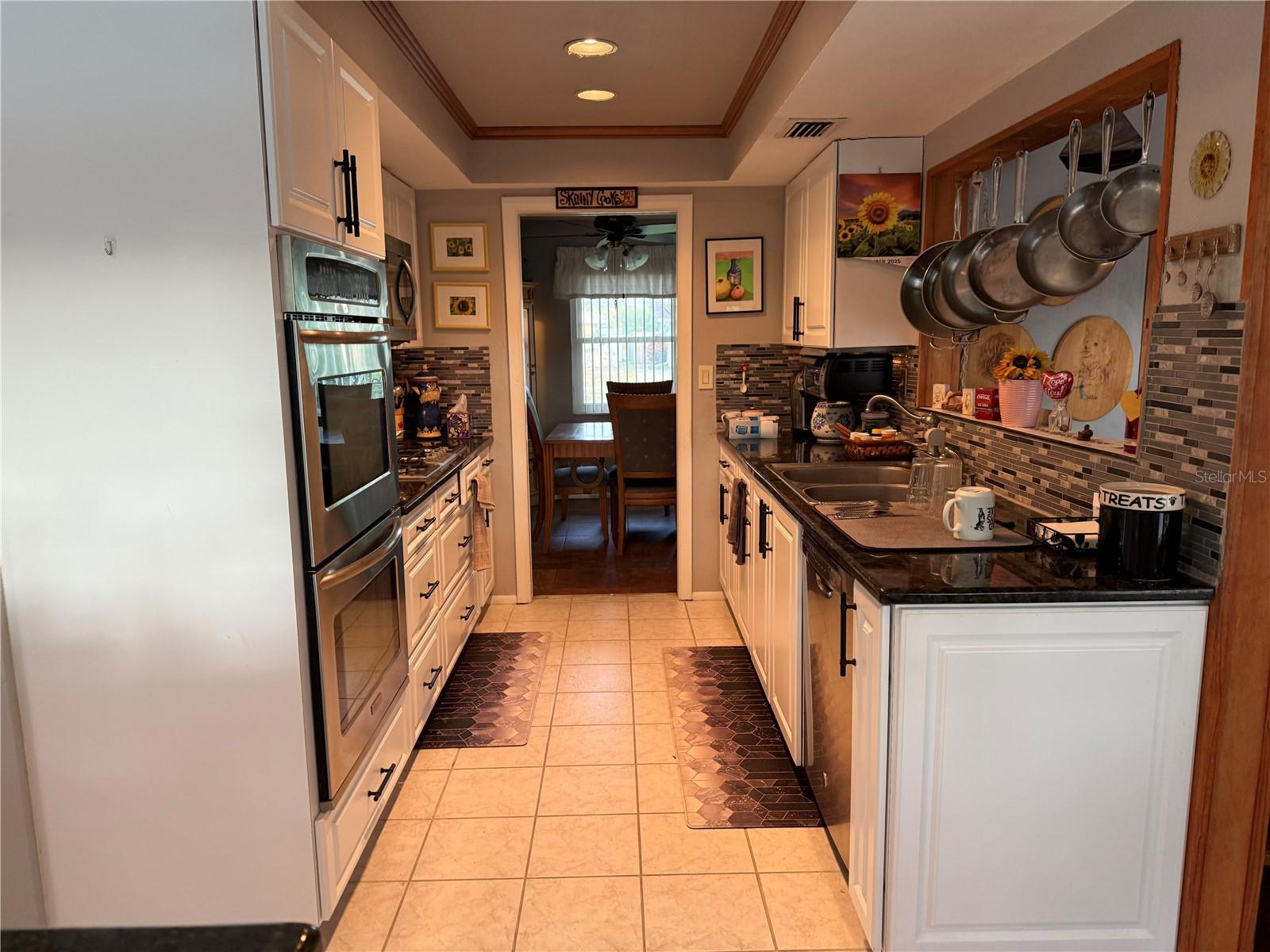 Image 4 of 14 For 566 Park Drive