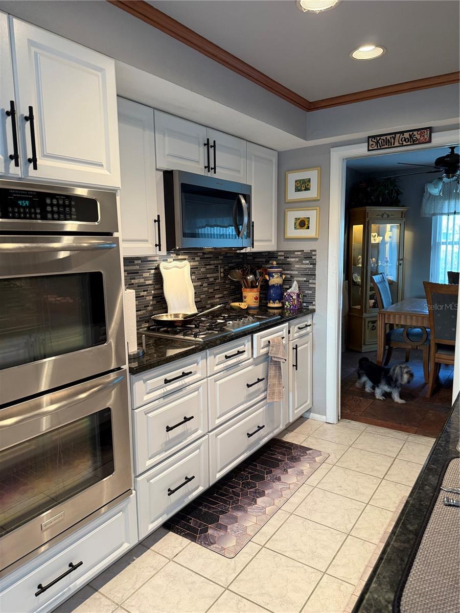 Image 5 of 14 For 566 Park Drive