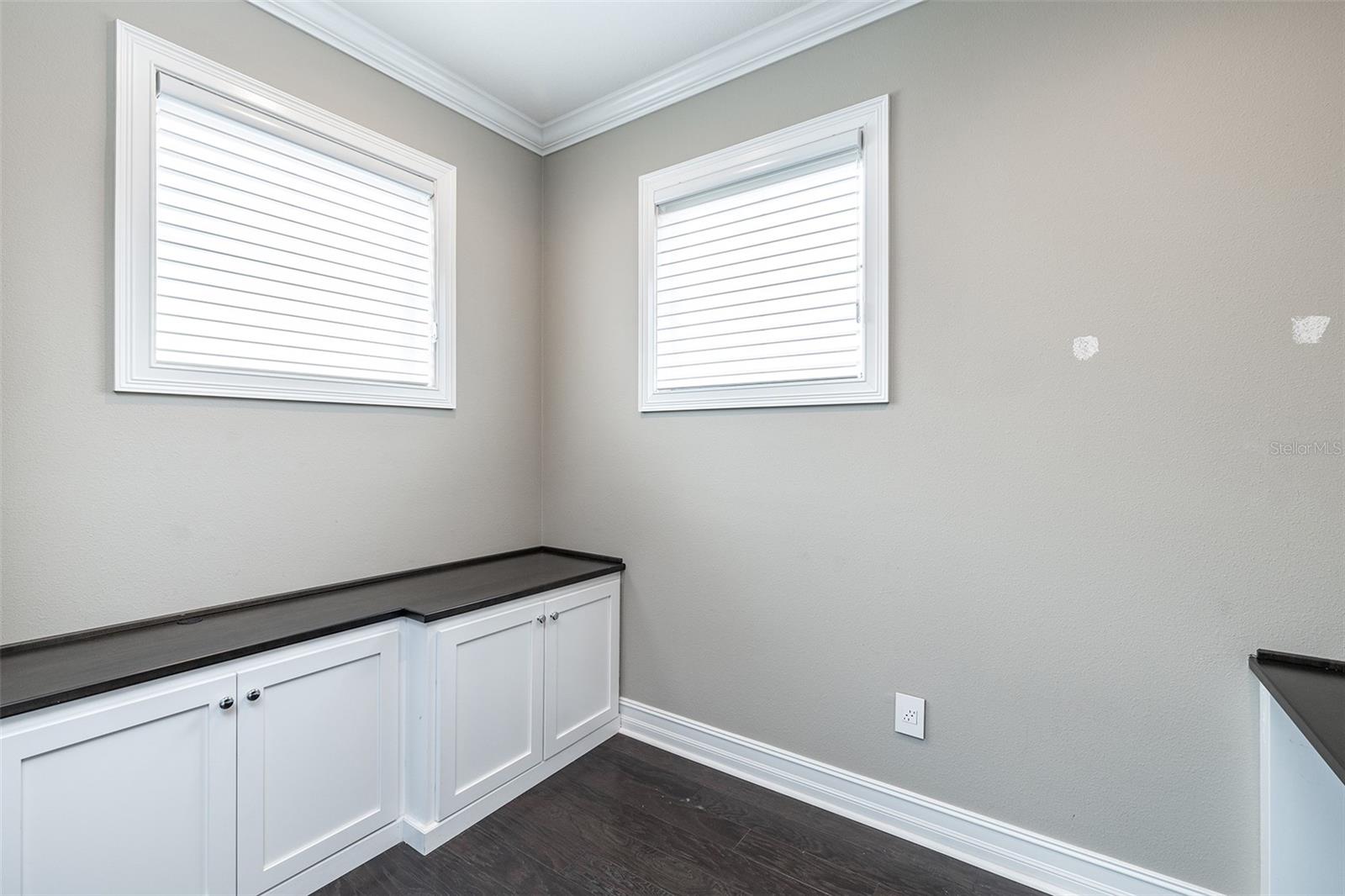 Image 31 of 39 For 222 Audubon Avenue