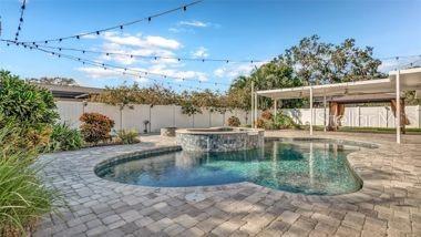 Image 28 of 32 For 173 Foxcroft Dr E.