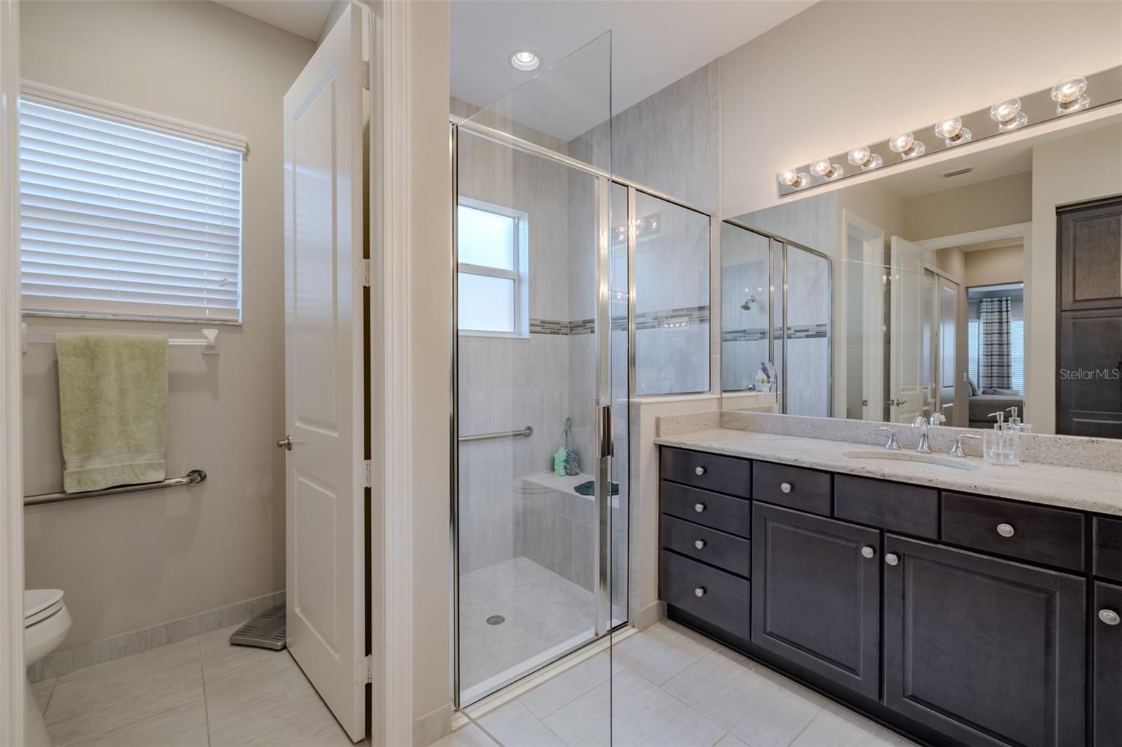 Image 42 of 91 For 4916 Grand Banks Drive