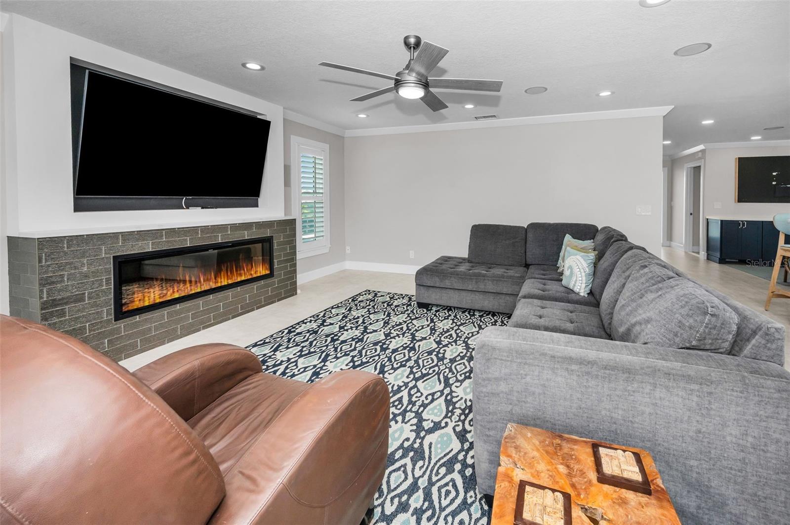 Image 17 of 100 For 804 Bay Point Drive