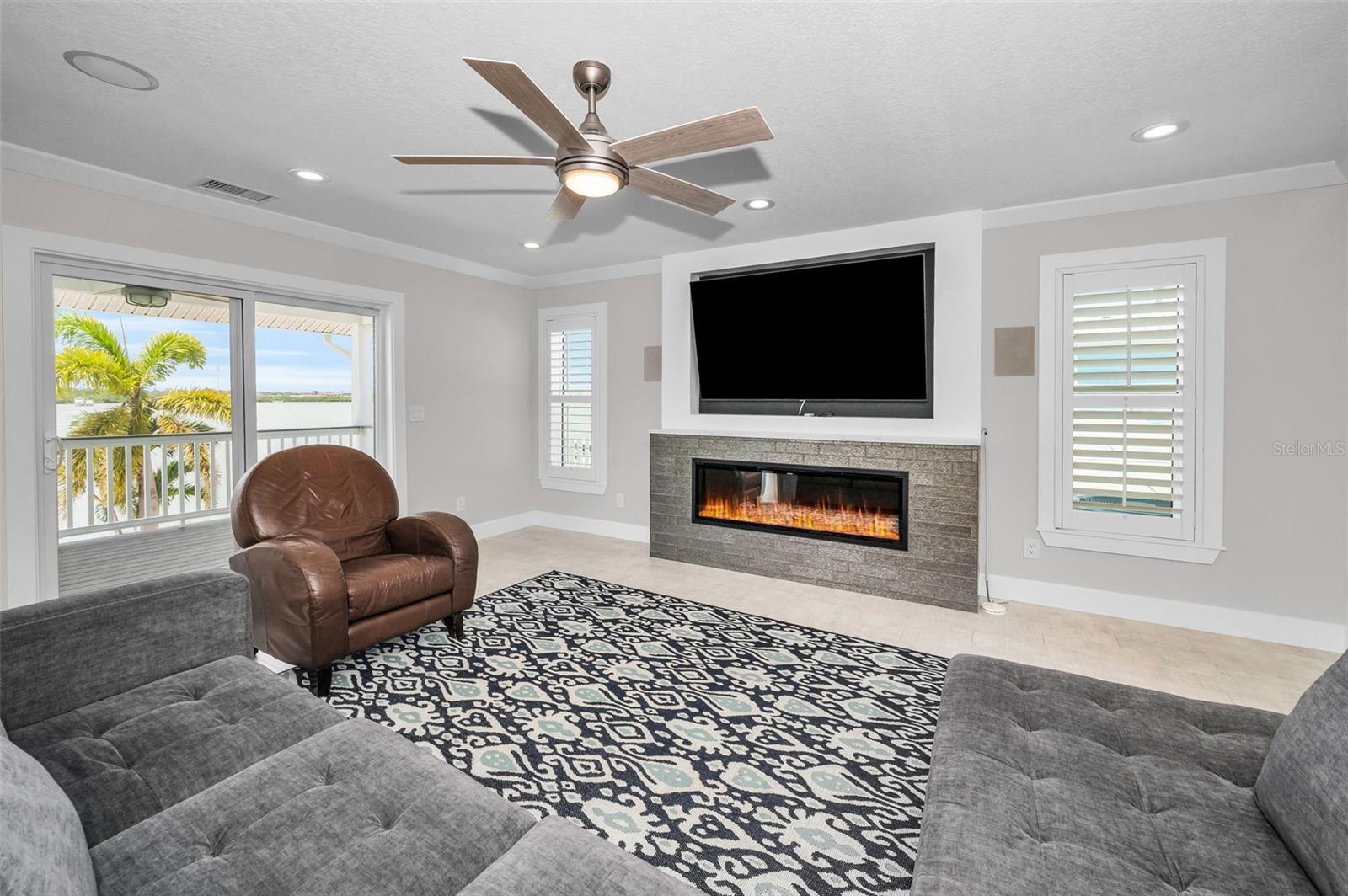 Image 18 of 100 For 804 Bay Point Drive