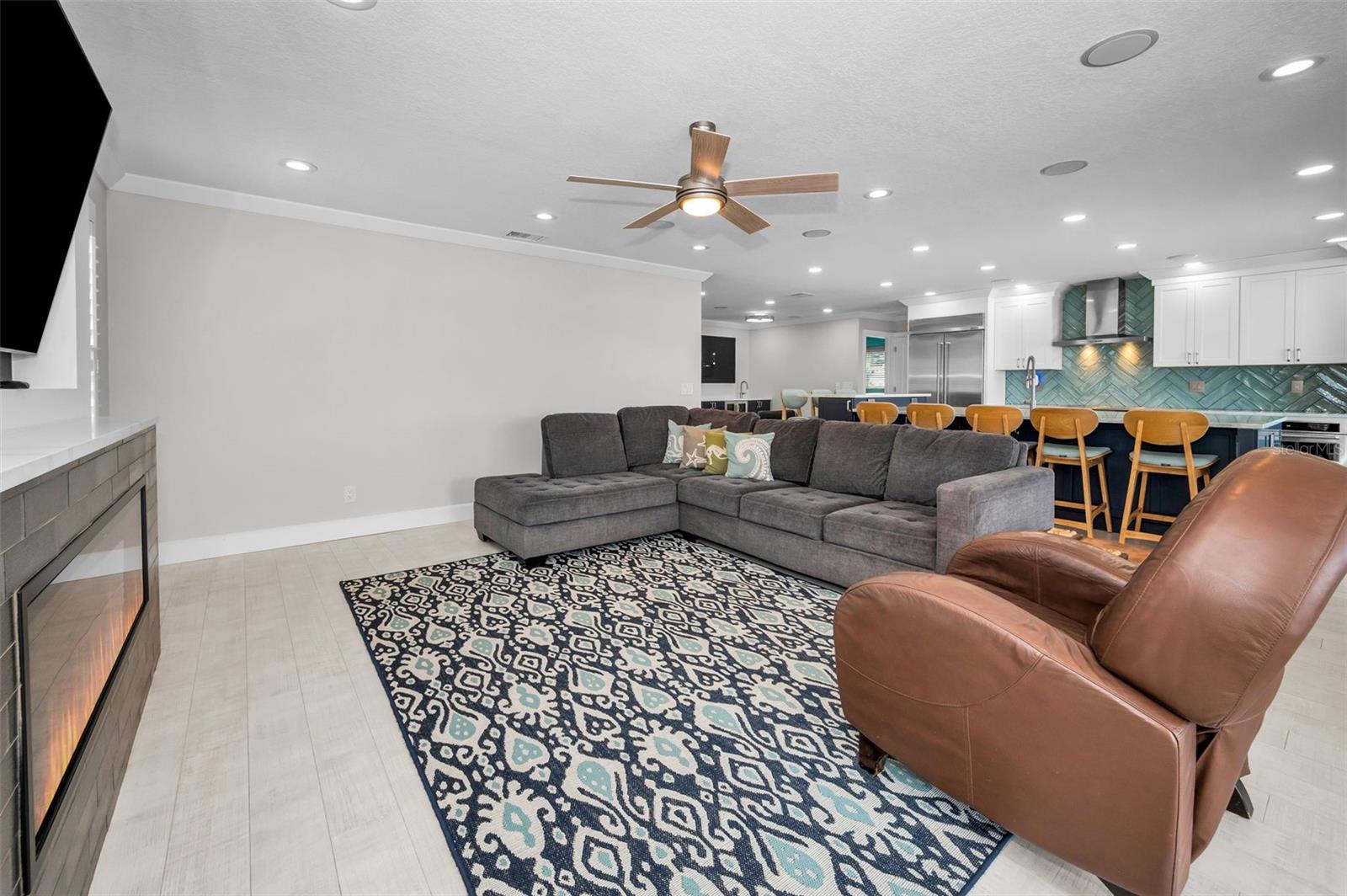 Image 21 of 100 For 804 Bay Point Drive