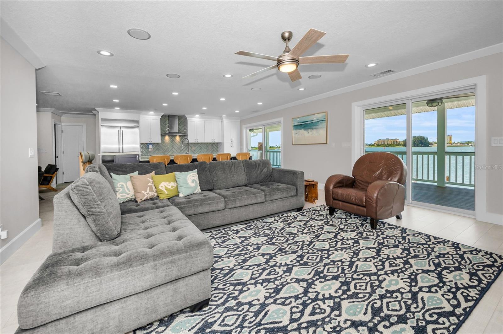 Image 23 of 100 For 804 Bay Point Drive