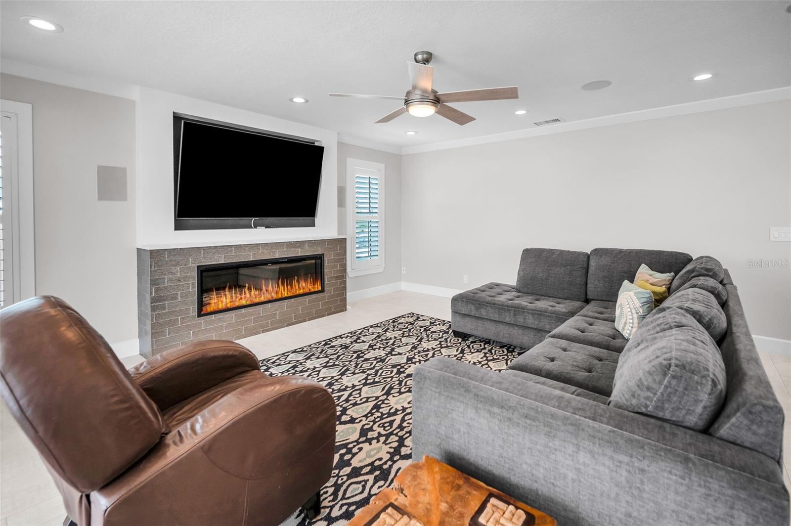 Image 25 of 100 For 804 Bay Point Drive