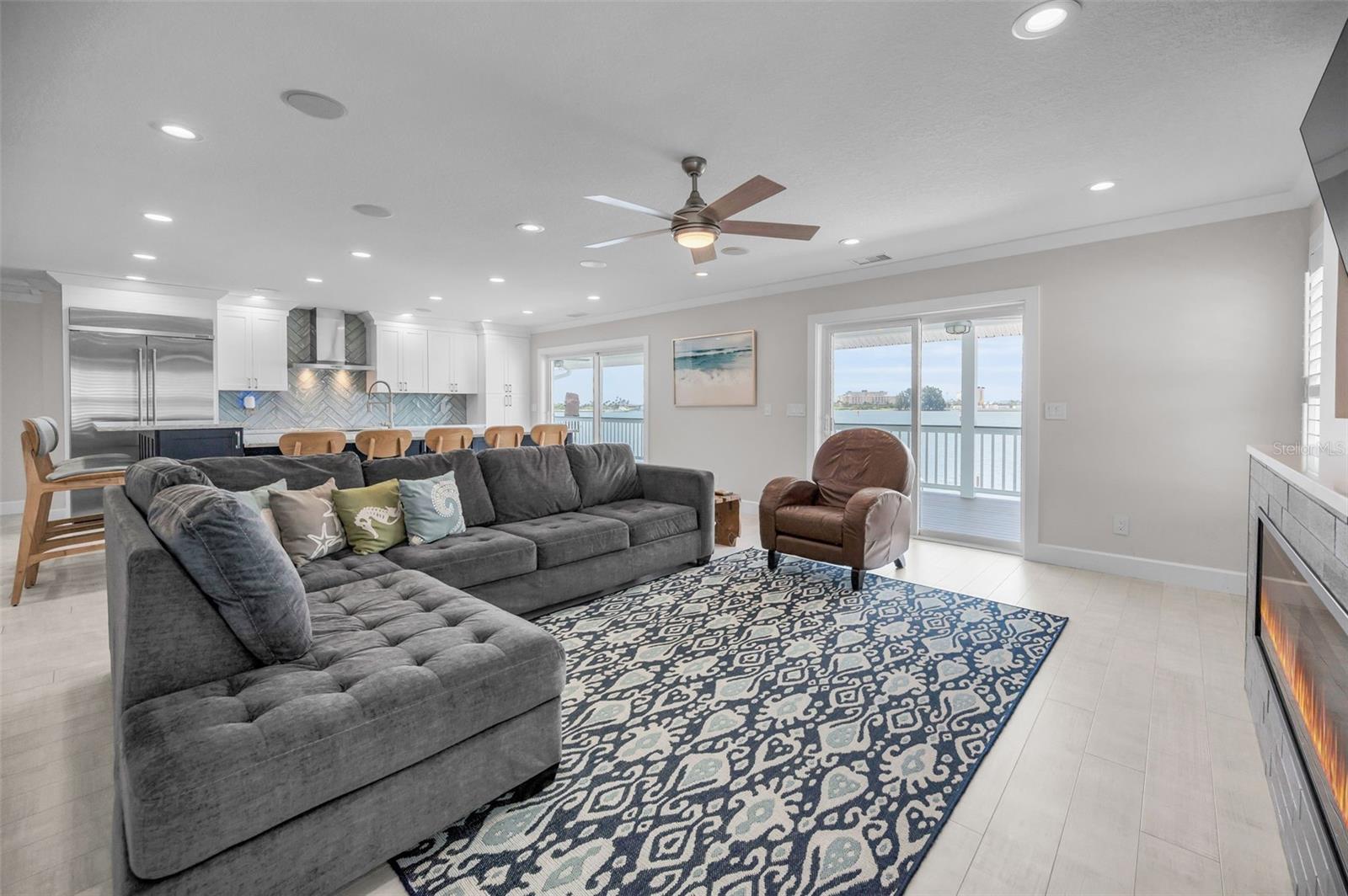 Image 26 of 100 For 804 Bay Point Drive