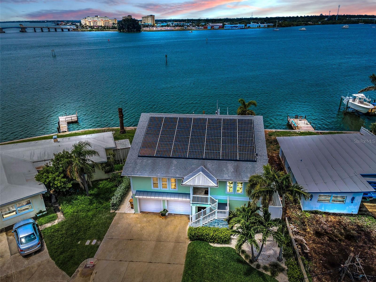 Image 4 of 100 For 804 Bay Point Drive