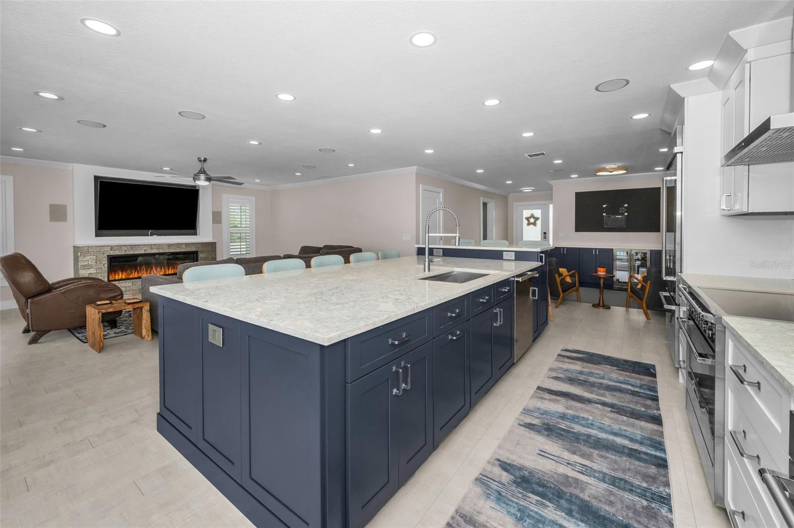 Image 52 of 100 For 804 Bay Point Drive