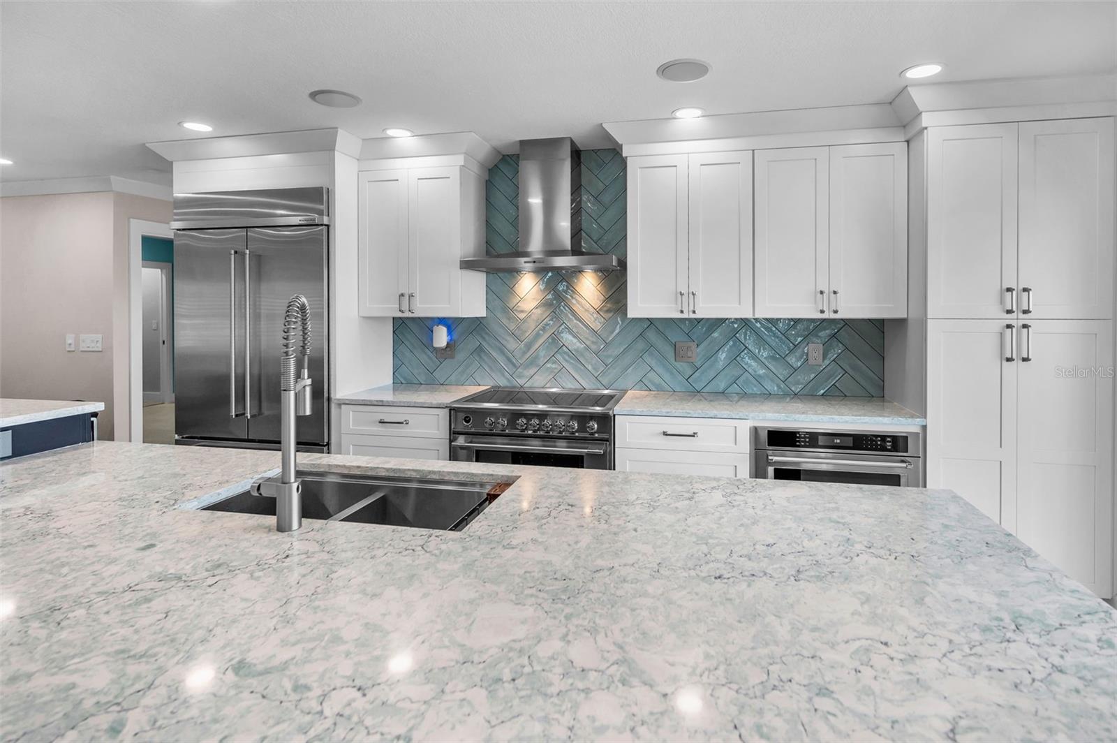 Image 55 of 100 For 804 Bay Point Drive