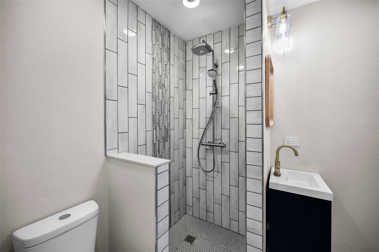 Image 95 of 100 For 804 Bay Point Drive