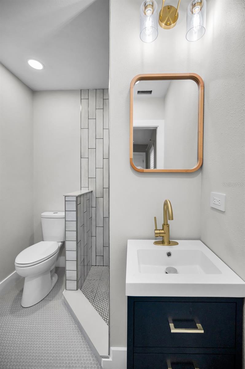 Image 97 of 100 For 804 Bay Point Drive