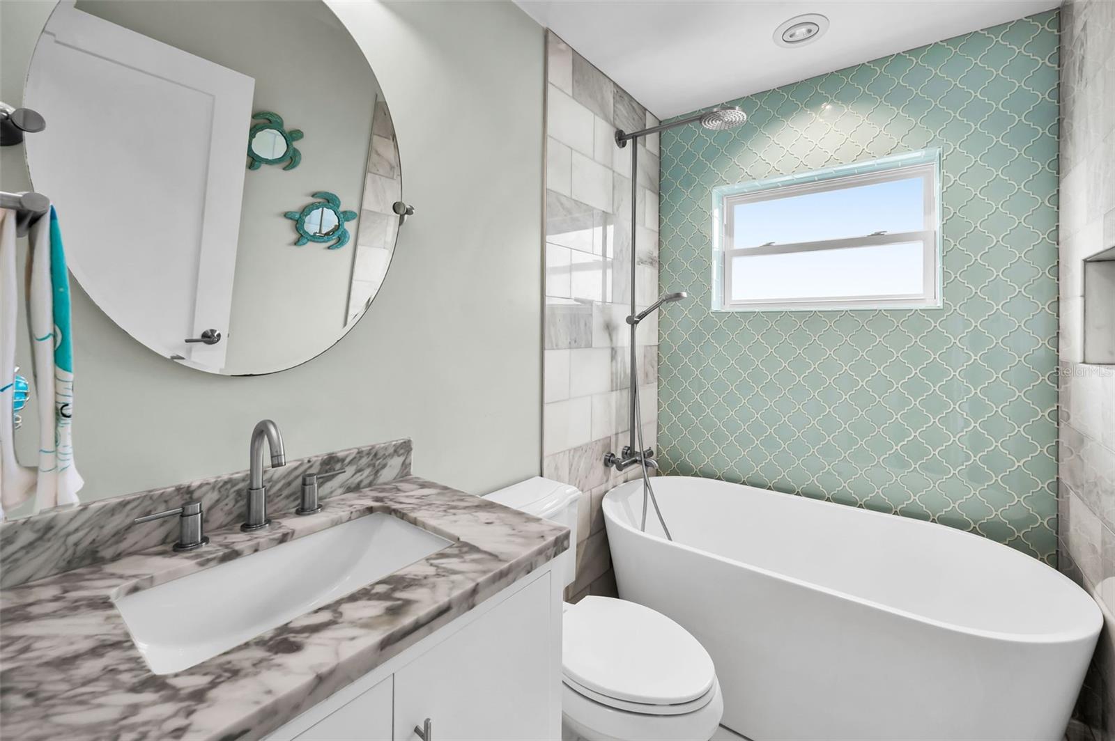 Image 99 of 100 For 804 Bay Point Drive