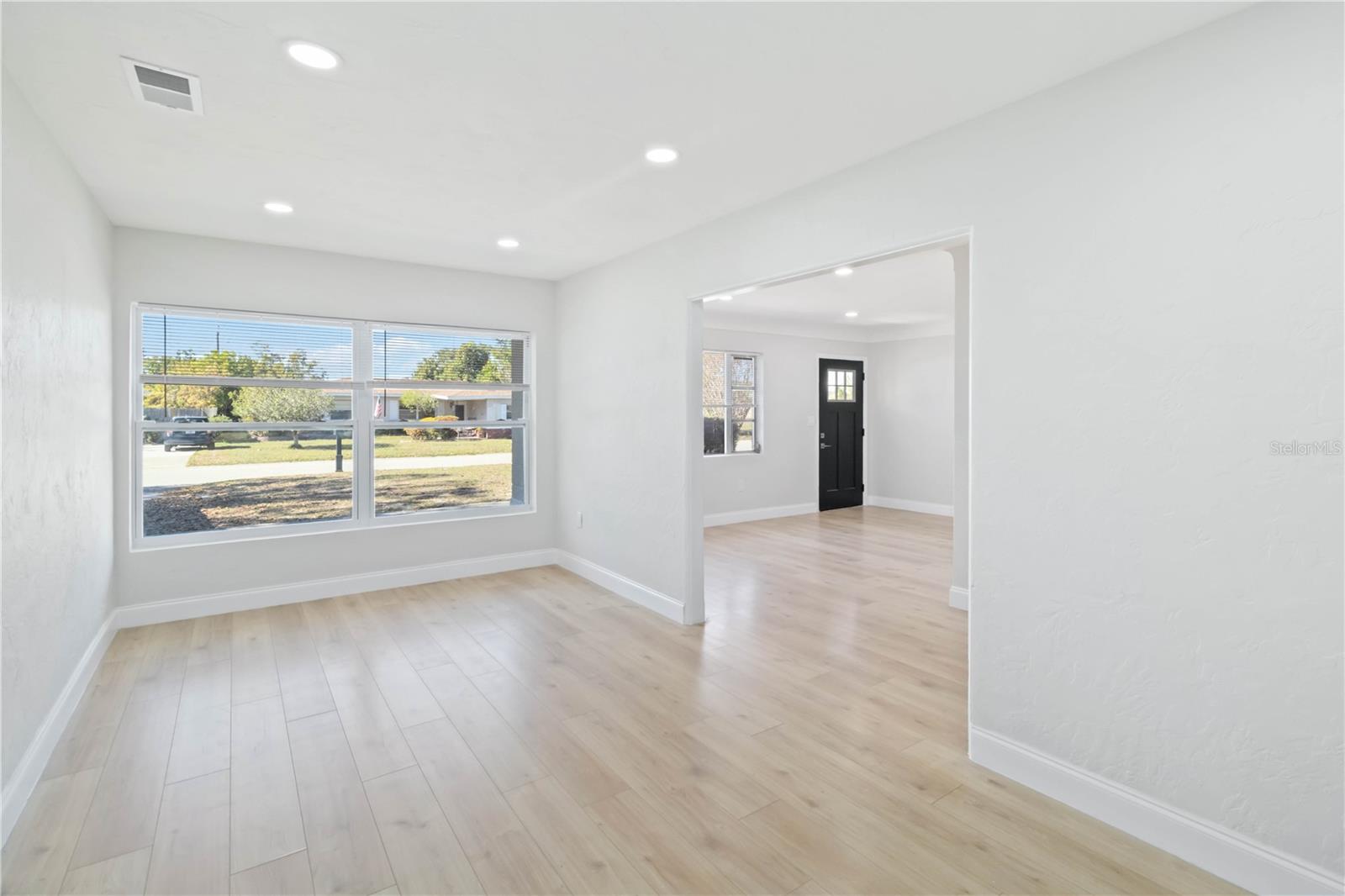 Image 12 of 29 For 5337 60th Street N