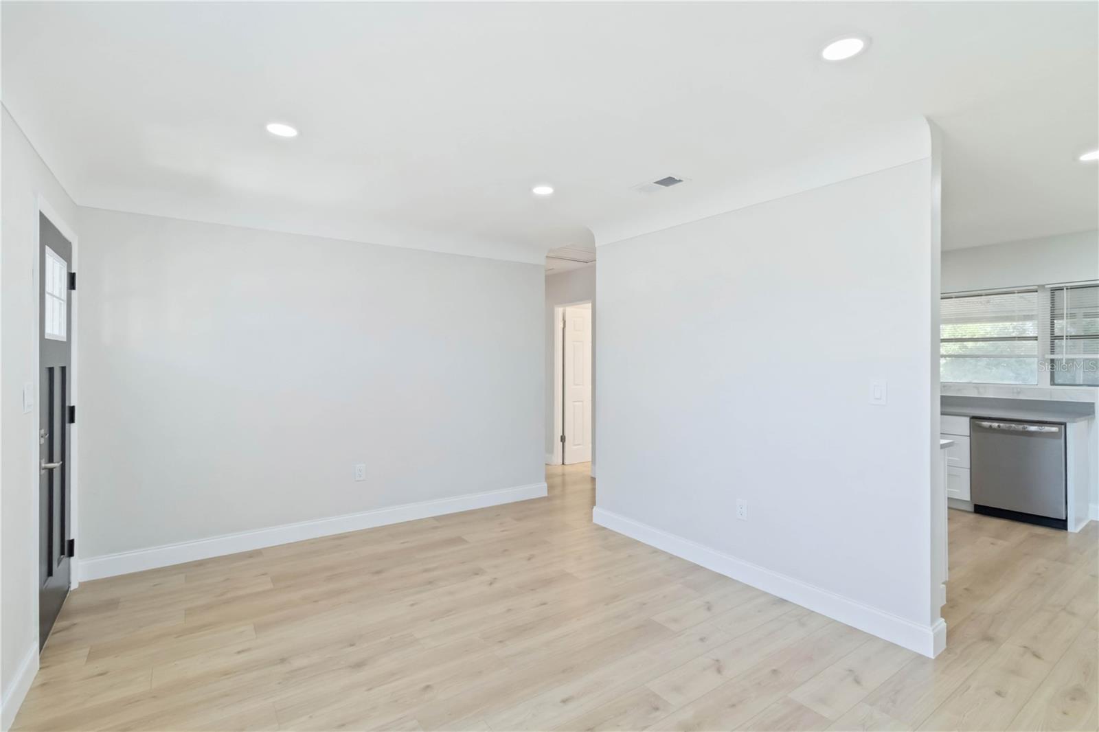 Image 5 of 29 For 5337 60th Street N