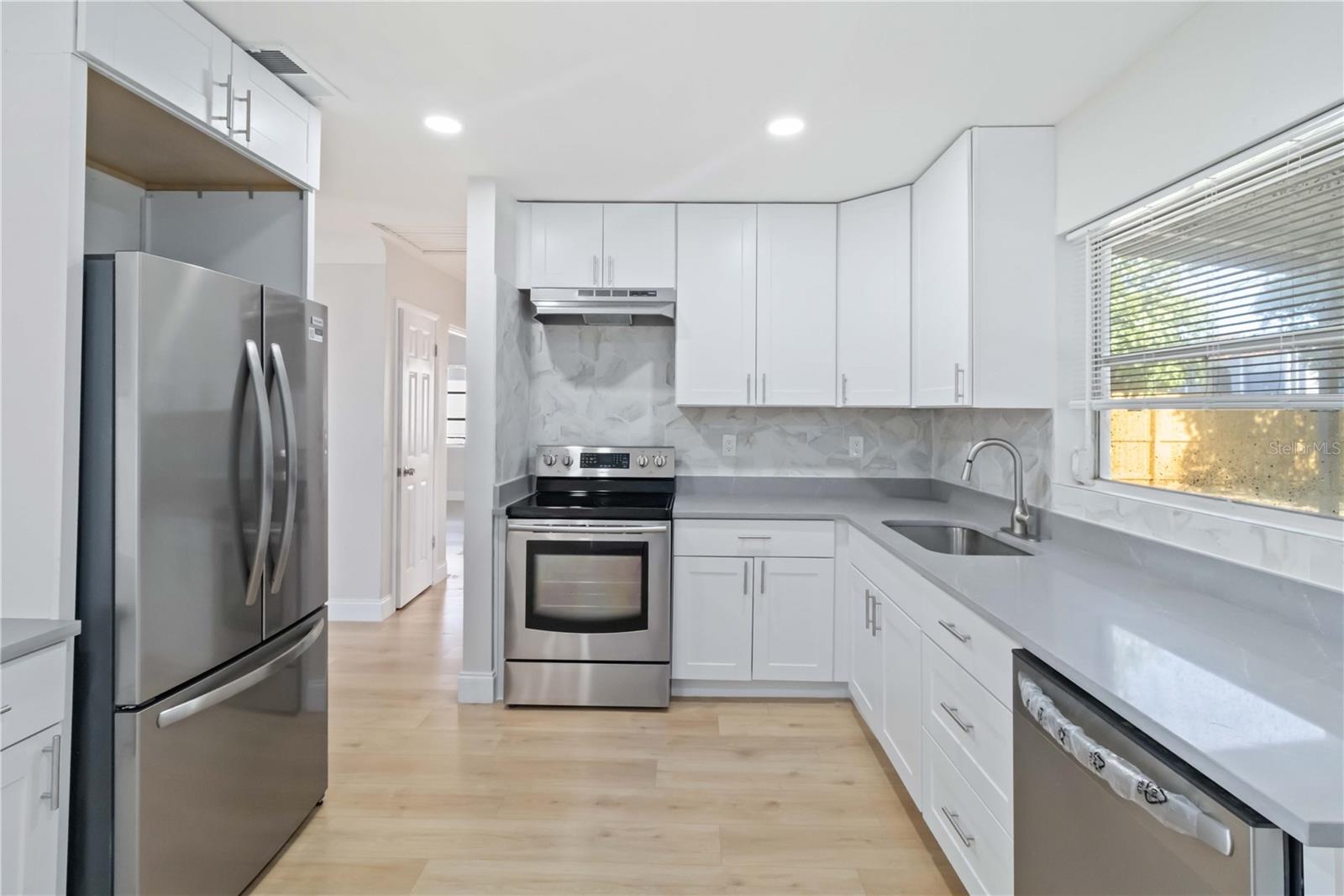 Image 9 of 29 For 5337 60th Street N