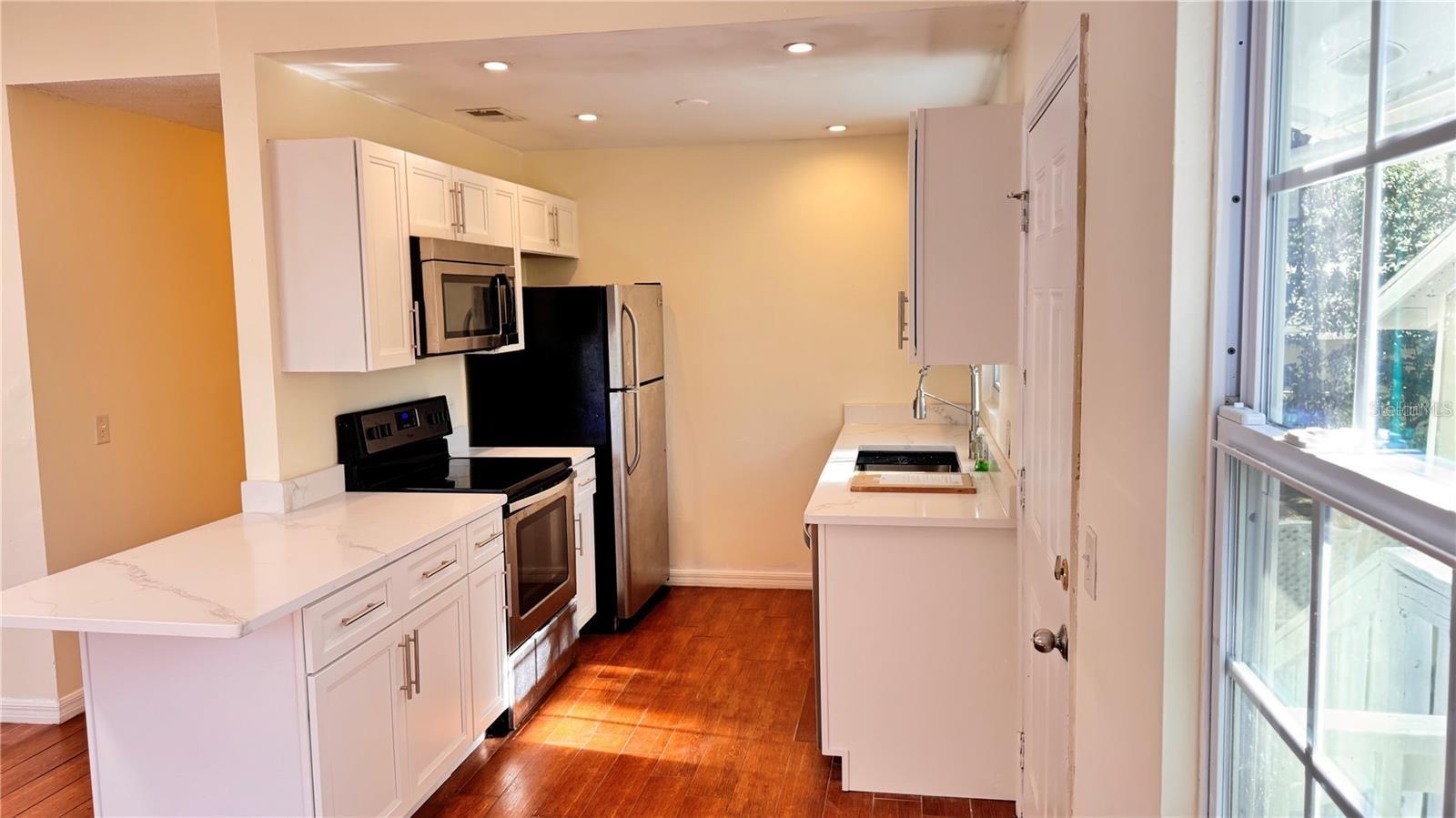 Image 3 of 4 For 7406 Ardenwood Street