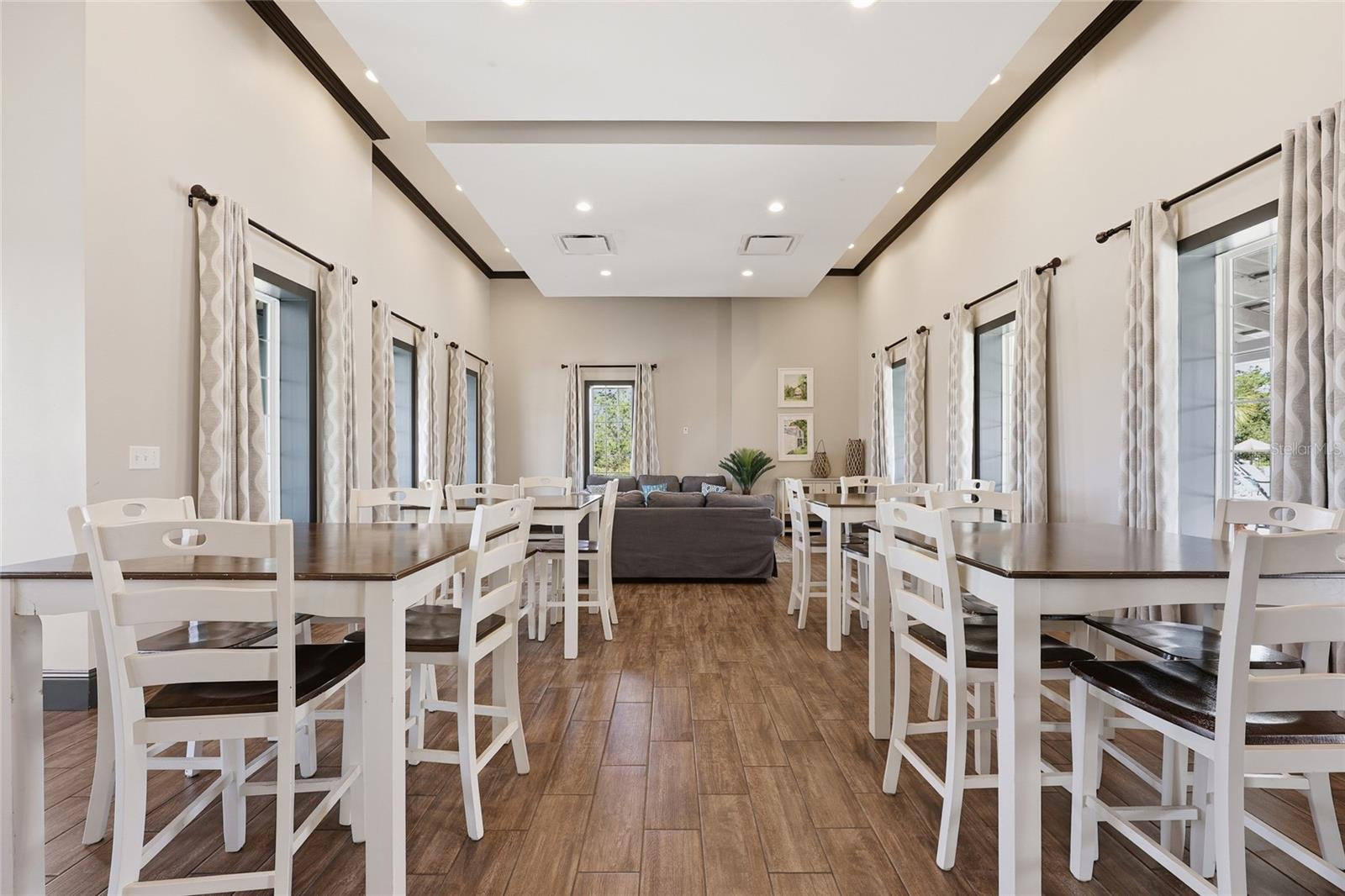 Image 43 of 56 For 32992 Major Oak Drive