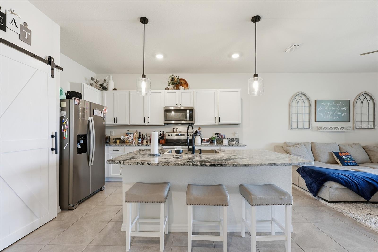 Image 6 of 56 For 32992 Major Oak Drive