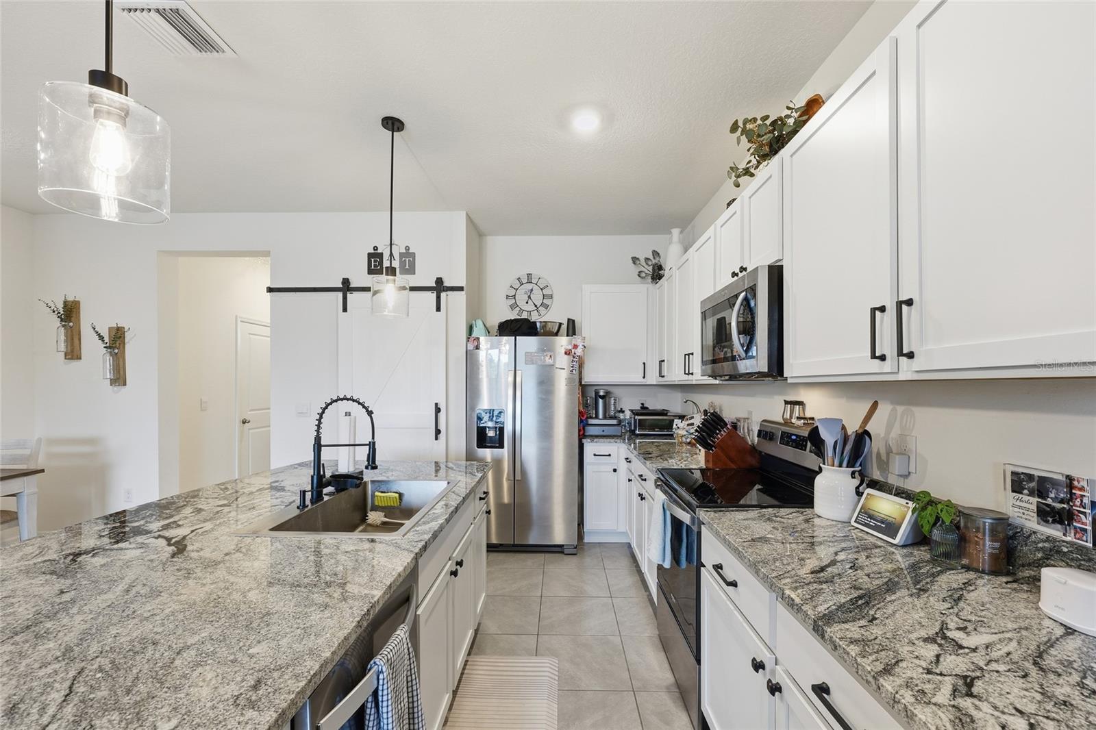 Image 7 of 56 For 32992 Major Oak Drive