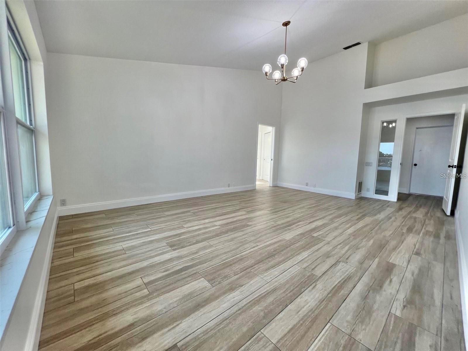 Image 28 of 61 For 4804 Longwater Way