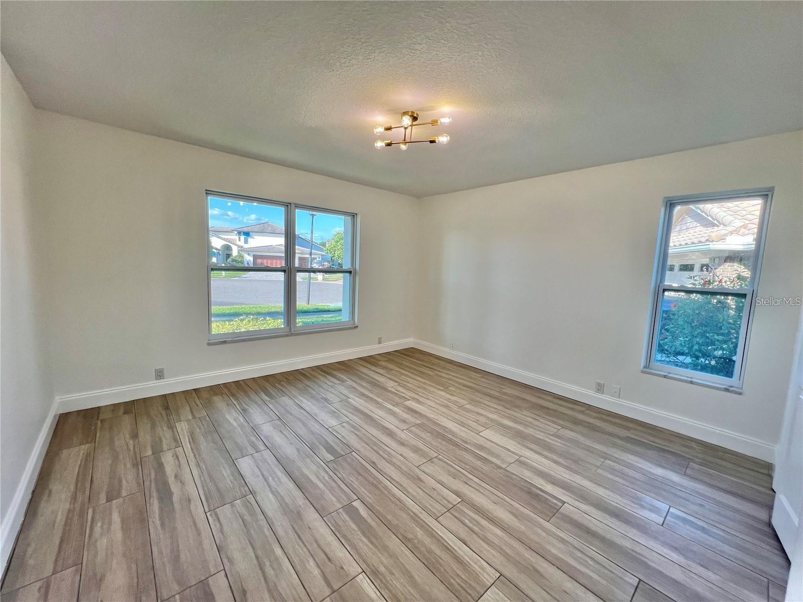 Image 39 of 61 For 4804 Longwater Way