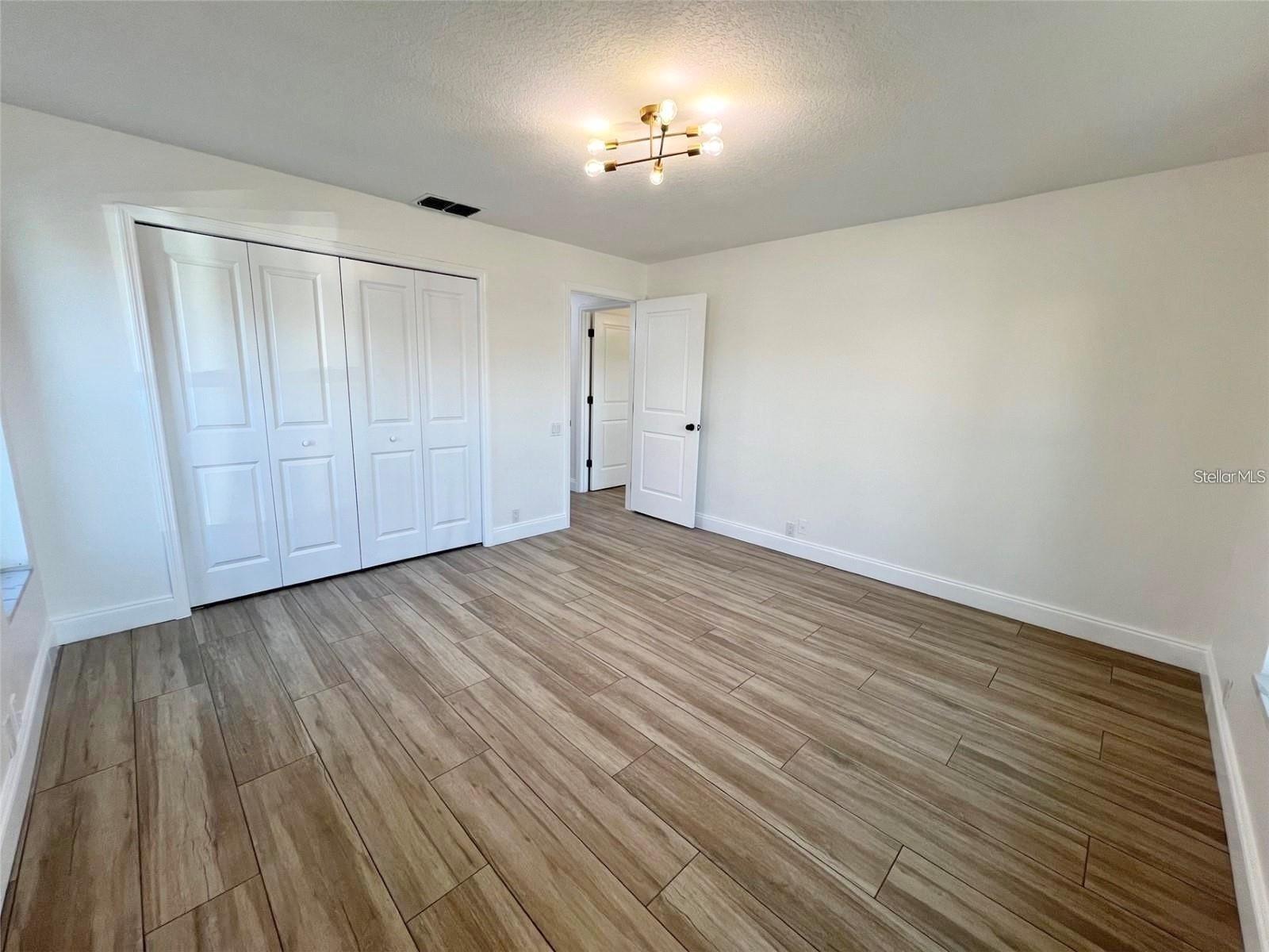 Image 40 of 61 For 4804 Longwater Way