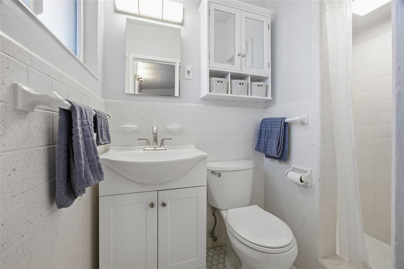 Image 15 of 34 For 6134 Hampton Drive N