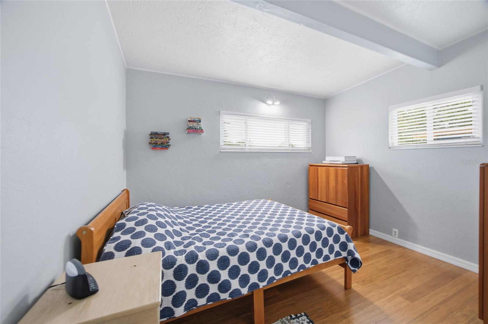 Image 16 of 34 For 6134 Hampton Drive N