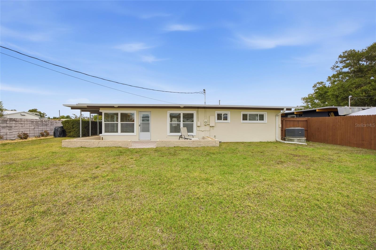 Image 26 of 34 For 6134 Hampton Drive N